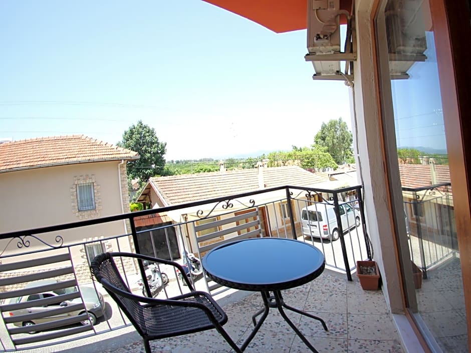Rebetika Hotel