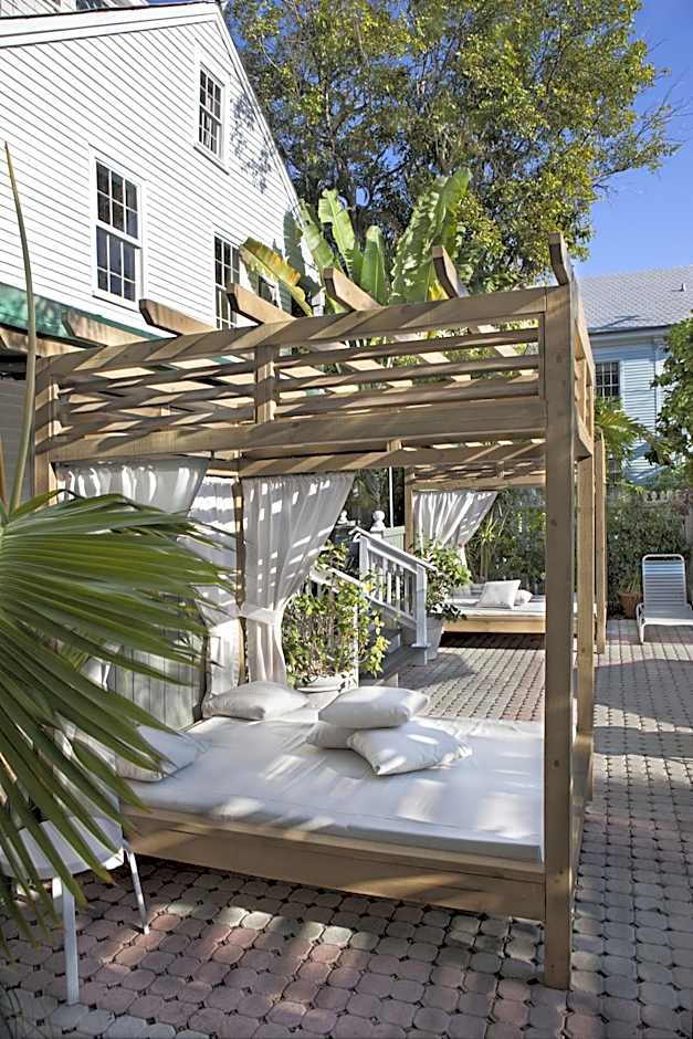 The Cabana Inn