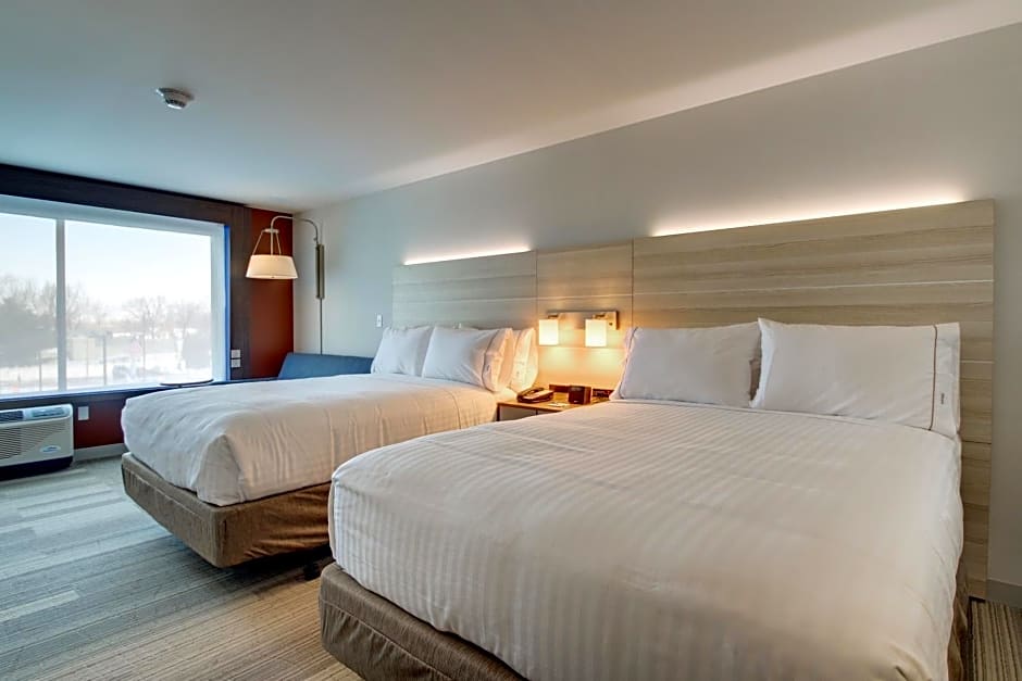 Holiday Inn Express & Suites Galesburg, an IHG Hotel