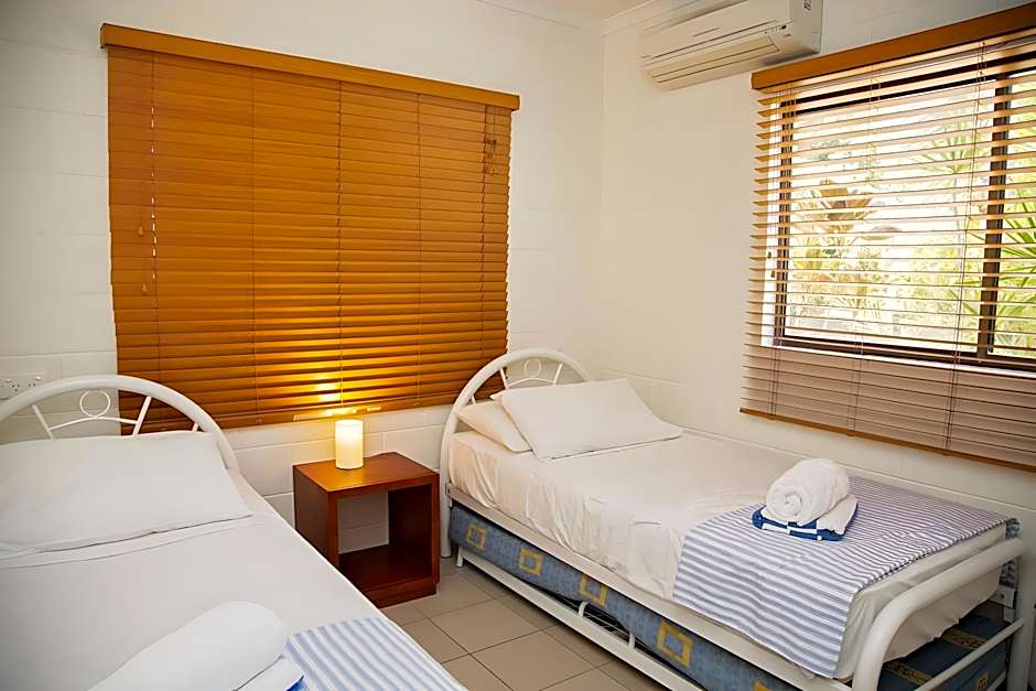 Apollo Jewel Beachfront Apartments