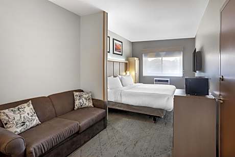 Best Western Roslyn-Long Island Hotel