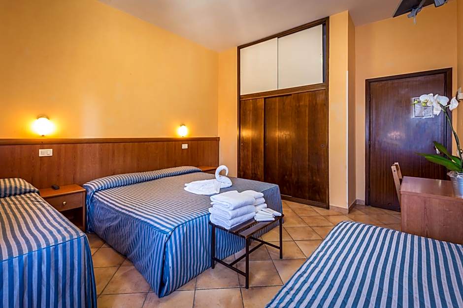 Photo 1 of 4 of Quadruple Room