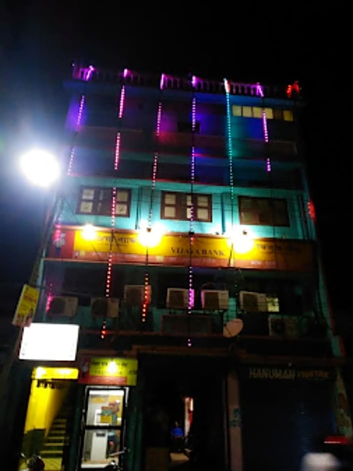 Goroomgo Central Guest House Agartala