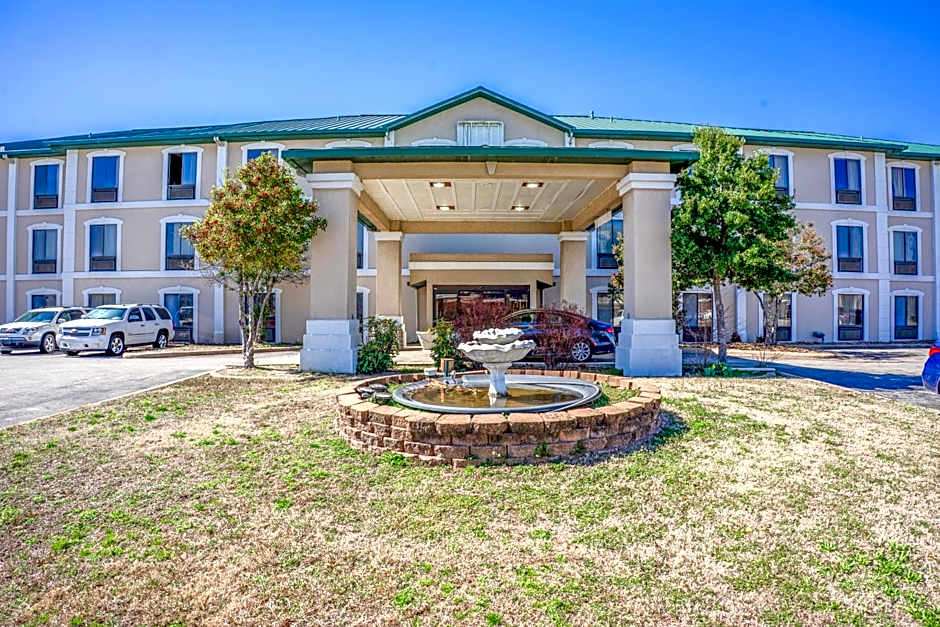 Ark Suites By OYO Jonesboro I-555