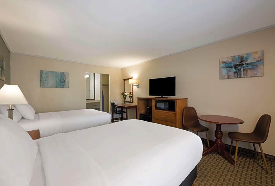 SureStay Plus by Best Western Woodbury Inn