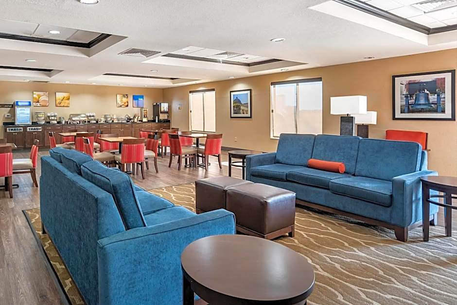 Comfort Inn & Suites Clinton - Jackson West
