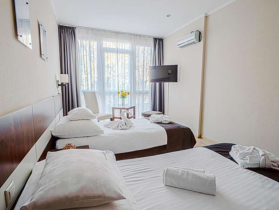 Photo 1 of 8 of 1 Double Bed or 2 Beds, Balcony