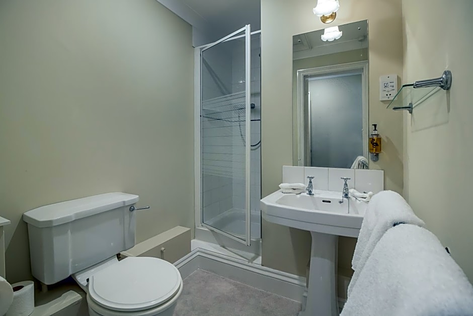 The Lynch Country House