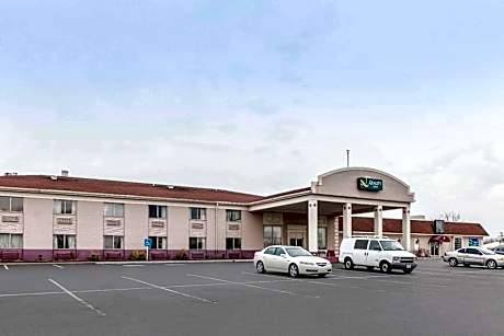 Quality Inn Scottsburg