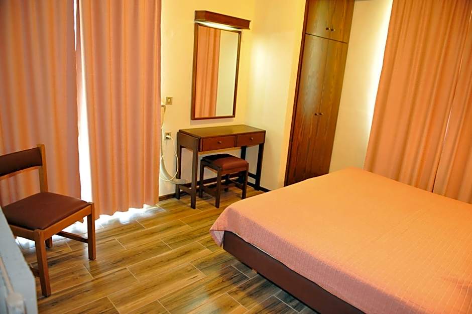 Niki Hotel Apartments