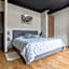 506 Great Location AC 1Bdrm 1bath apt Rooftop