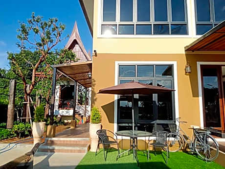 ฺฺBaan Prapasarakom HomeStay&Cafe