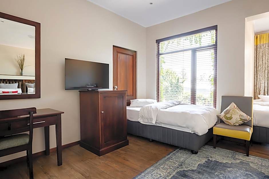 Casterbridge Hollow Boutique Hotel