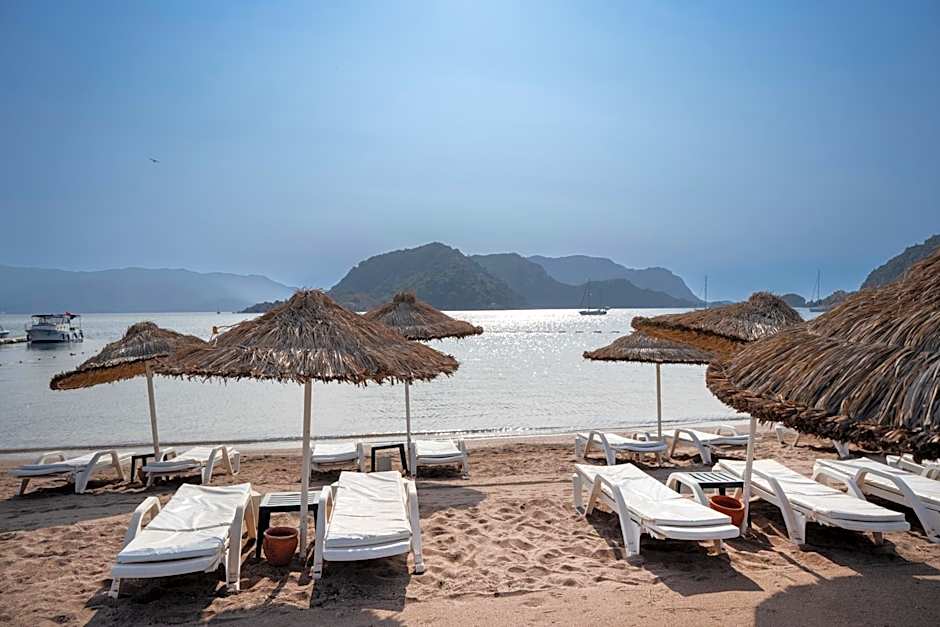 Marti La Perla - Adult Only+16