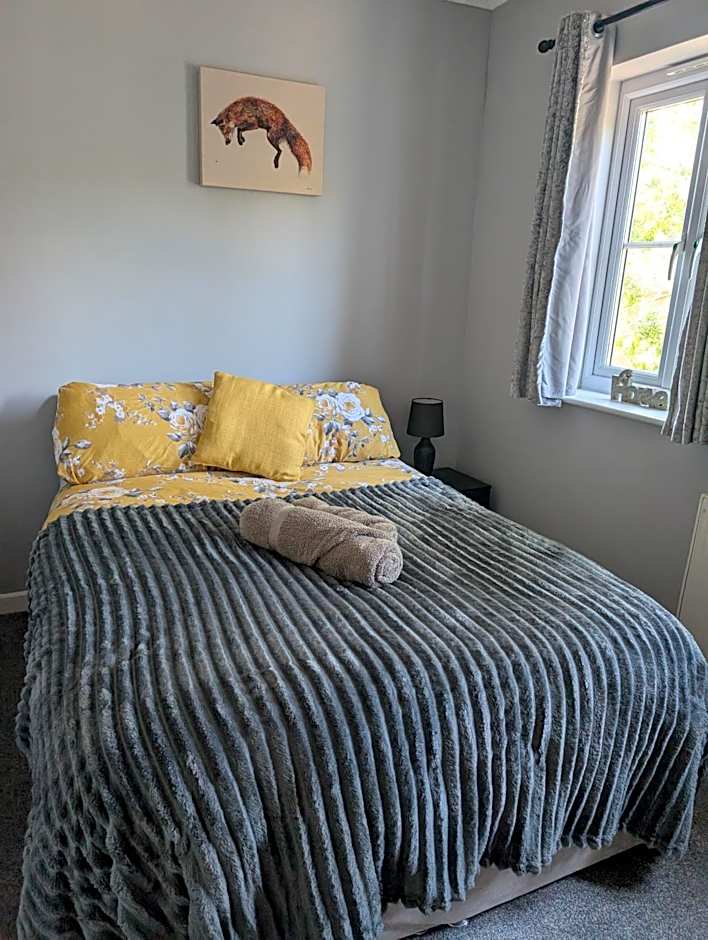 2 bedroom house Admiral Court