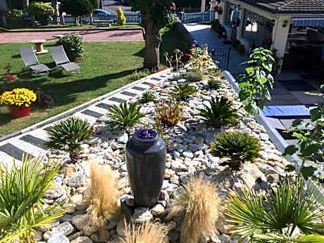 Apartment with Garden View