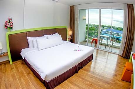 Deluxe Double or Twin Room