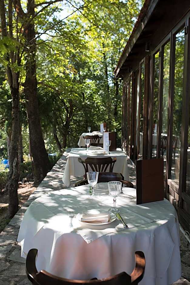 Country Club Hotel & Suites