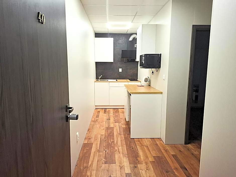 Dimael Hostel & Apartments