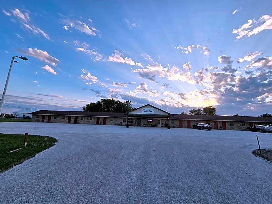 OYO Sandman Inn