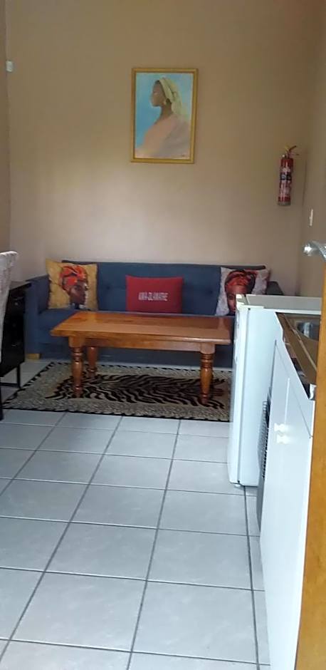 Kwa-Dlamathe Guesthouse