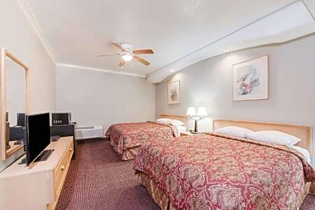 Queen Room with Two Queen Beds - Non-Smoking