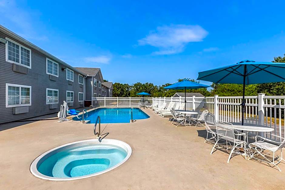 Days Inn by Wyndham Mountain Home