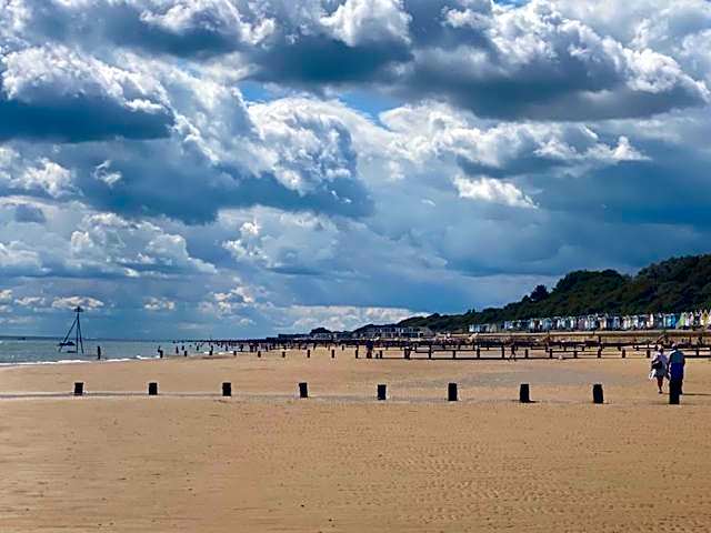 8 Bed Sun Decked Caravan Unlimited High speed Wifi and fun at Seawick Holiday Park