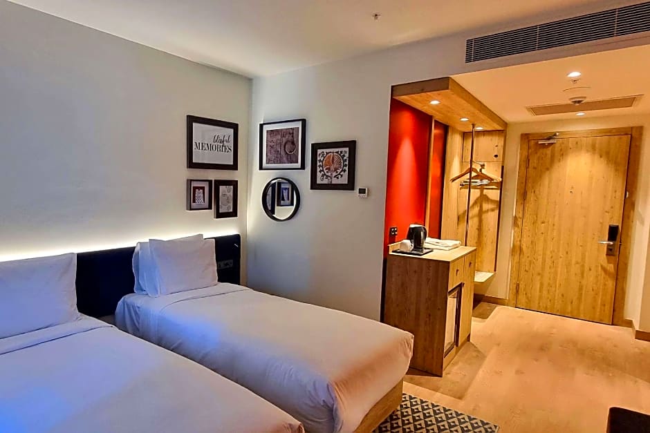 Tryp by Wyndham Zomin