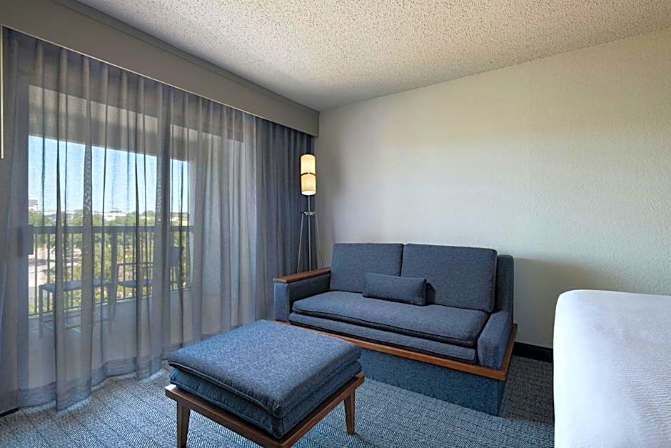 Courtyard by Marriott Austin The Domain Area