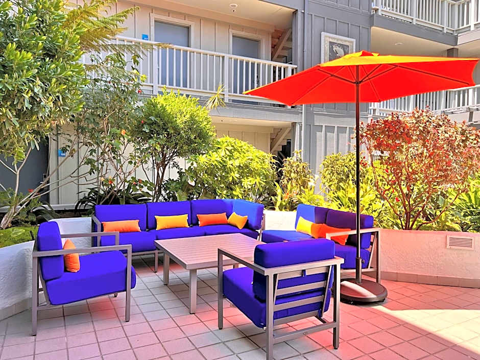 Holiday Inn Express Monterey - Cannery Row By IHG