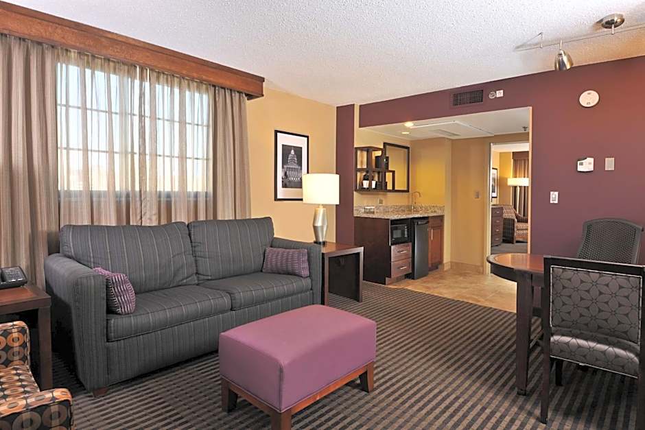 Embassy Suites By Hilton Hotel Des Moines-On The River