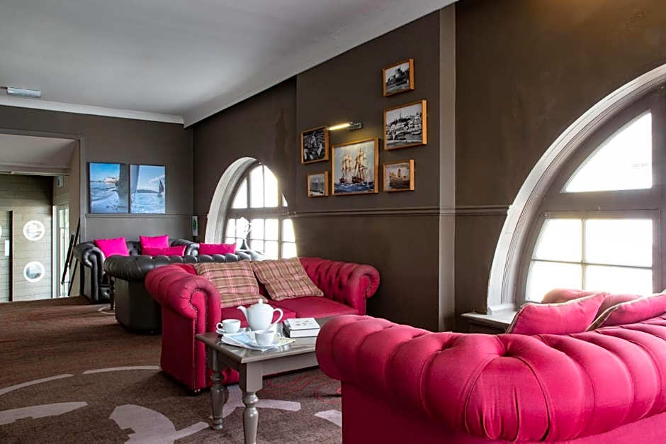 Ship and Castle Hotel