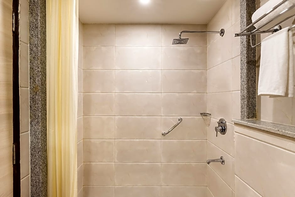 Red Fox by Lemon Tree Hotels, Neelkanth