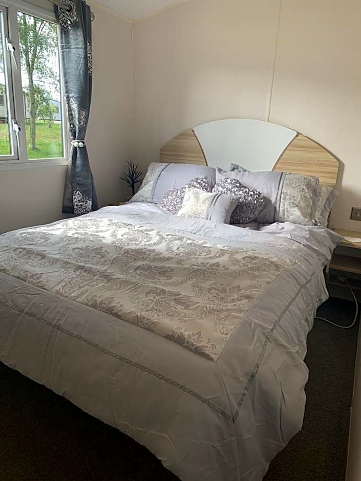 Holiday Home Breaks At Tattershall Lakes