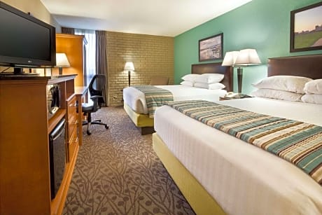 Deluxe 2 Queen Beds