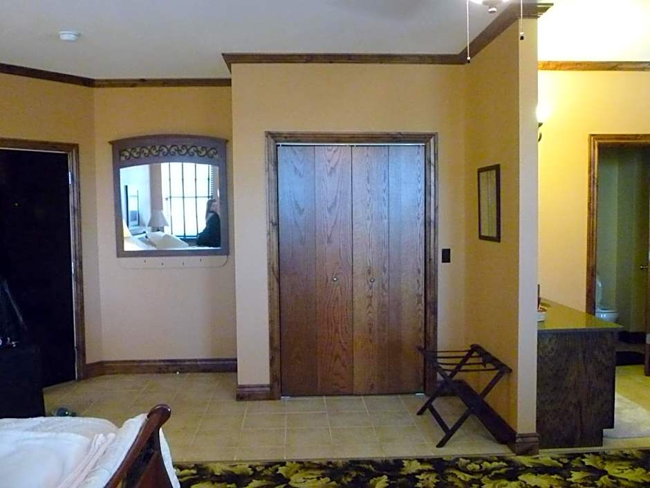 Caldwell Messenger Suites