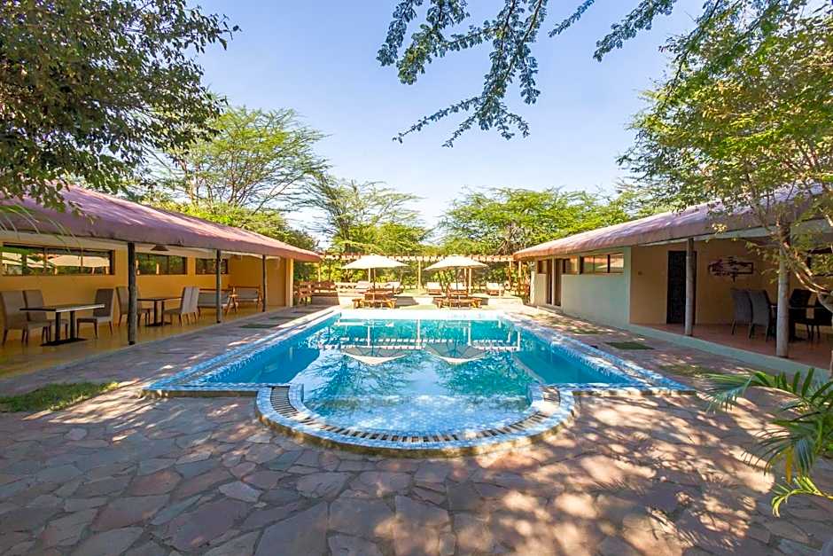 PrideInn Mara Camp & Cottages