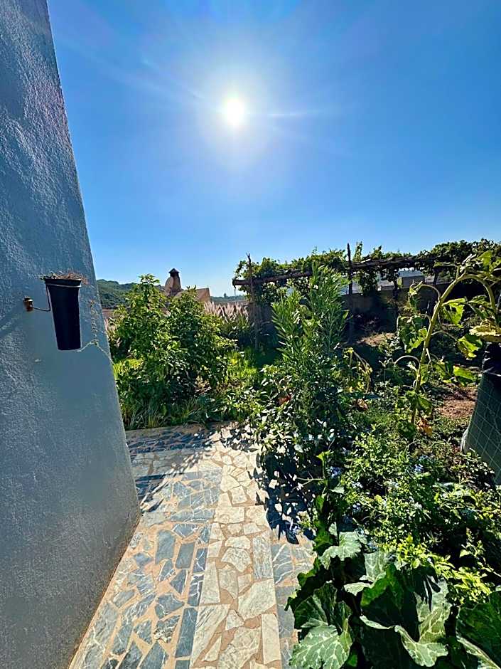 Villa Mouloud, Authentic Amazigh Family Villa, Fireplace & Garden