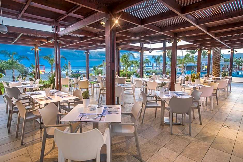 Vassos Nissi Plage Hotel & Spa