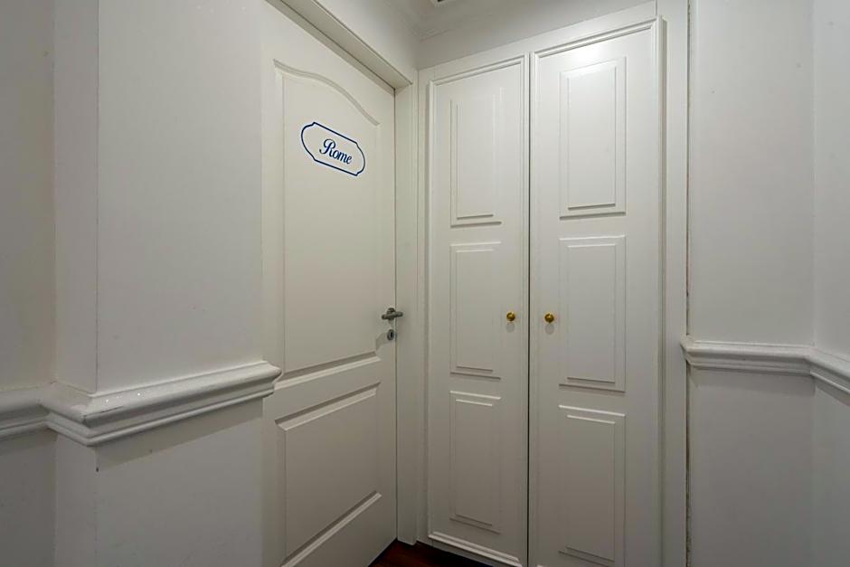 Capital Rooms