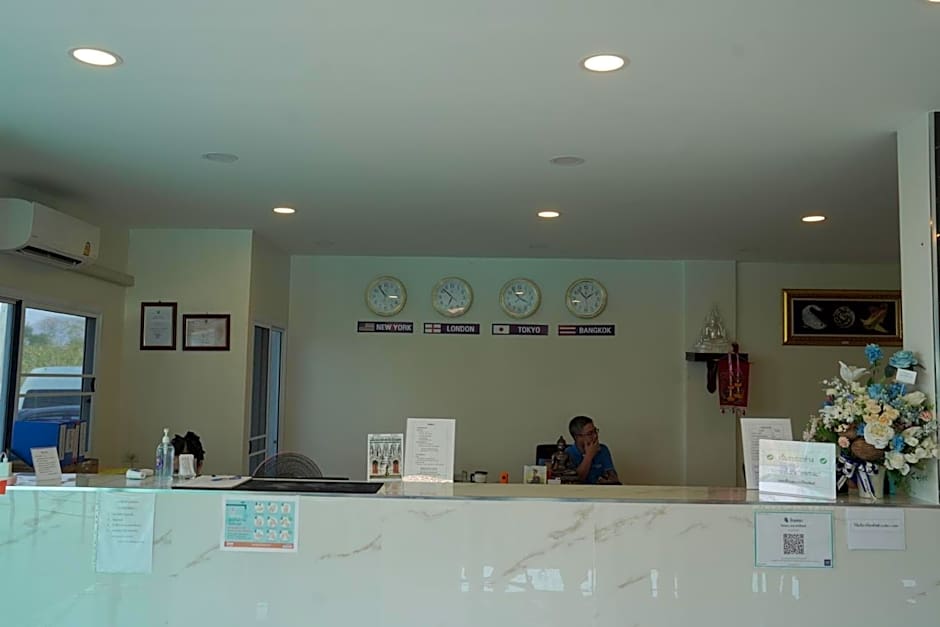 The charlotte smart hotel lopburi