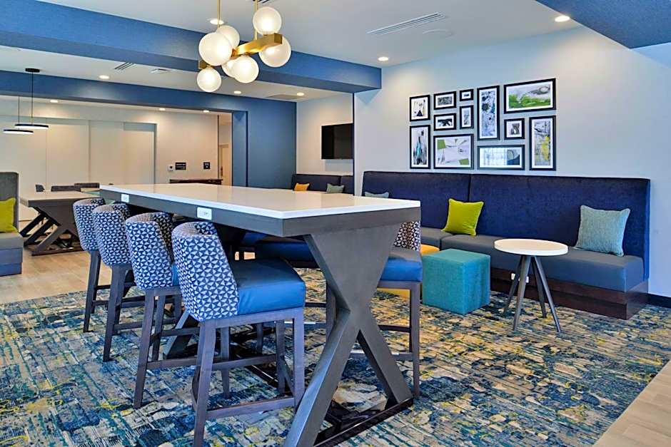 Hampton Inn By Hilton Cedar Falls Downtown, IA