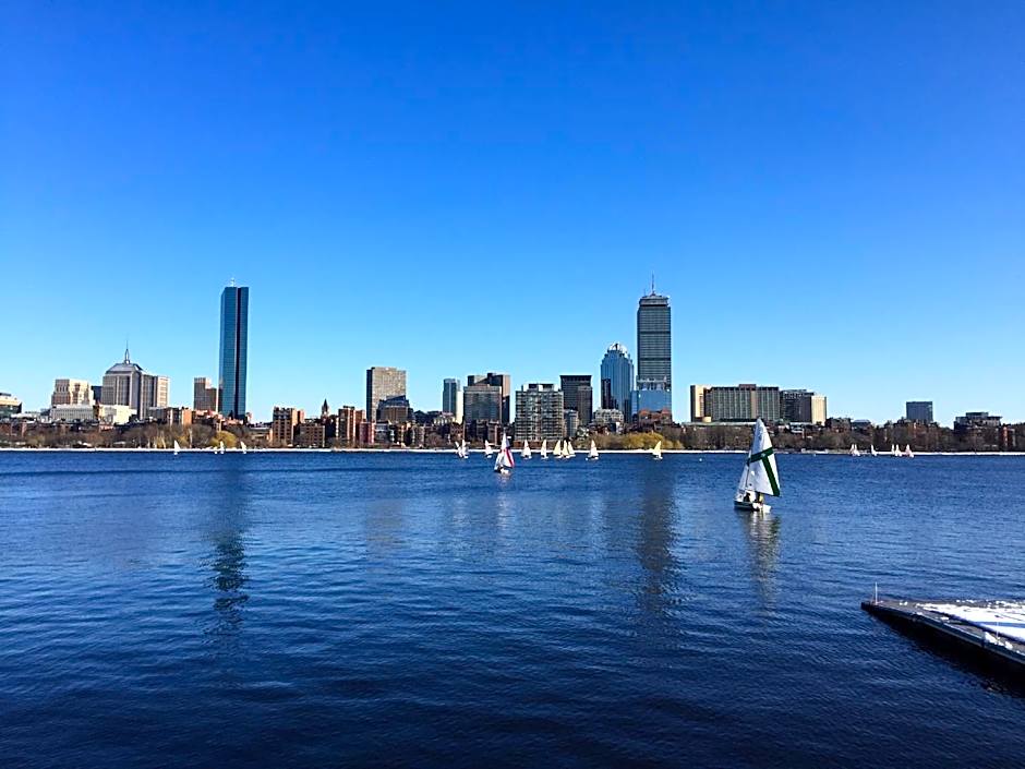 Holiday Inn Express Hotel & Suites Boston-Cambridge By IHG