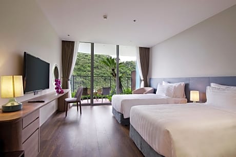 Premier Mountain View Twin Room