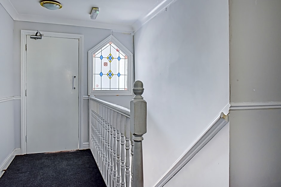 Lodge - Birmingham Airport & Nec