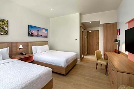 Oceanfront View Room - 2 Queen Beds
