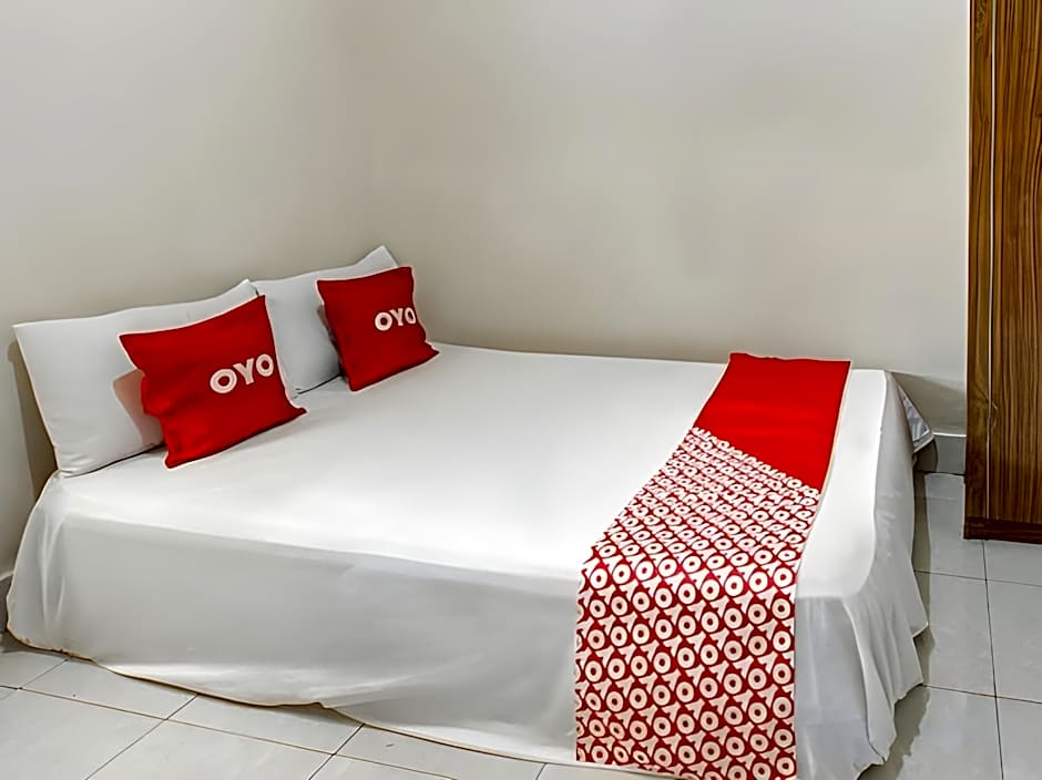 OYO 742 Mona Plaza Hotel