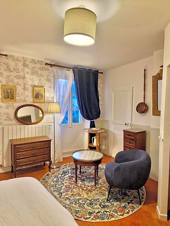 1560- Domaine Des Cinq Jardins- A Magical and Authentic Mansion