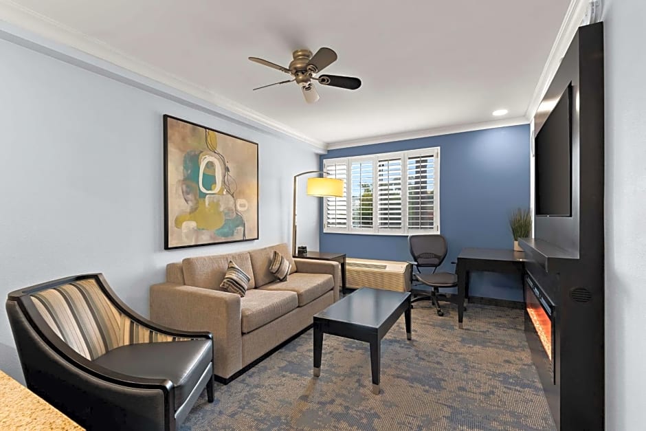 Best Western Plus Manhattan Beach Hotel